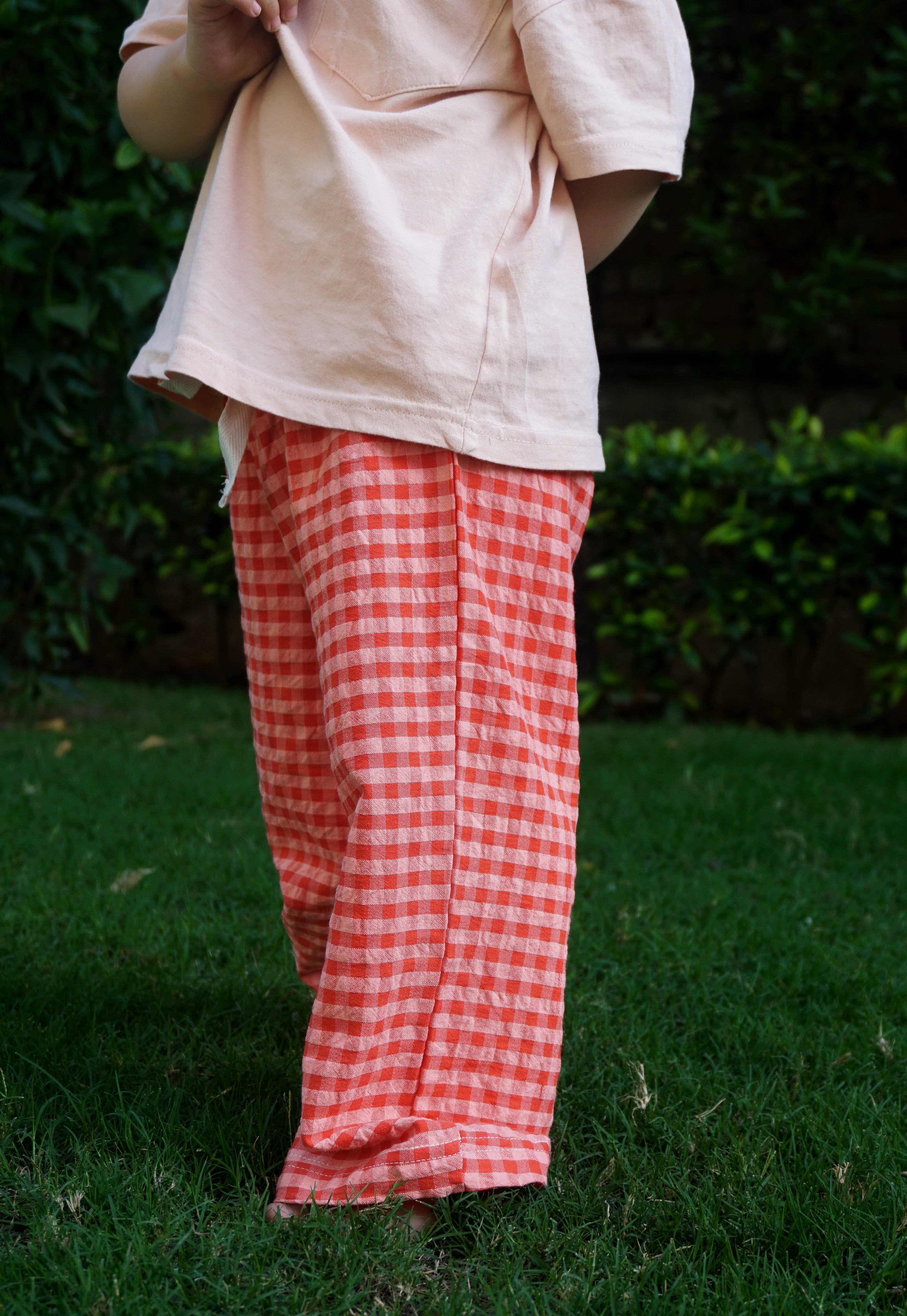 Indian seersucker kids pants - Melon Gingham - Gozikids worldwide shipping